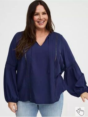 torrid Navy V-Neck Peasant Blouse with Lace Insets Size 0 Large Viscose